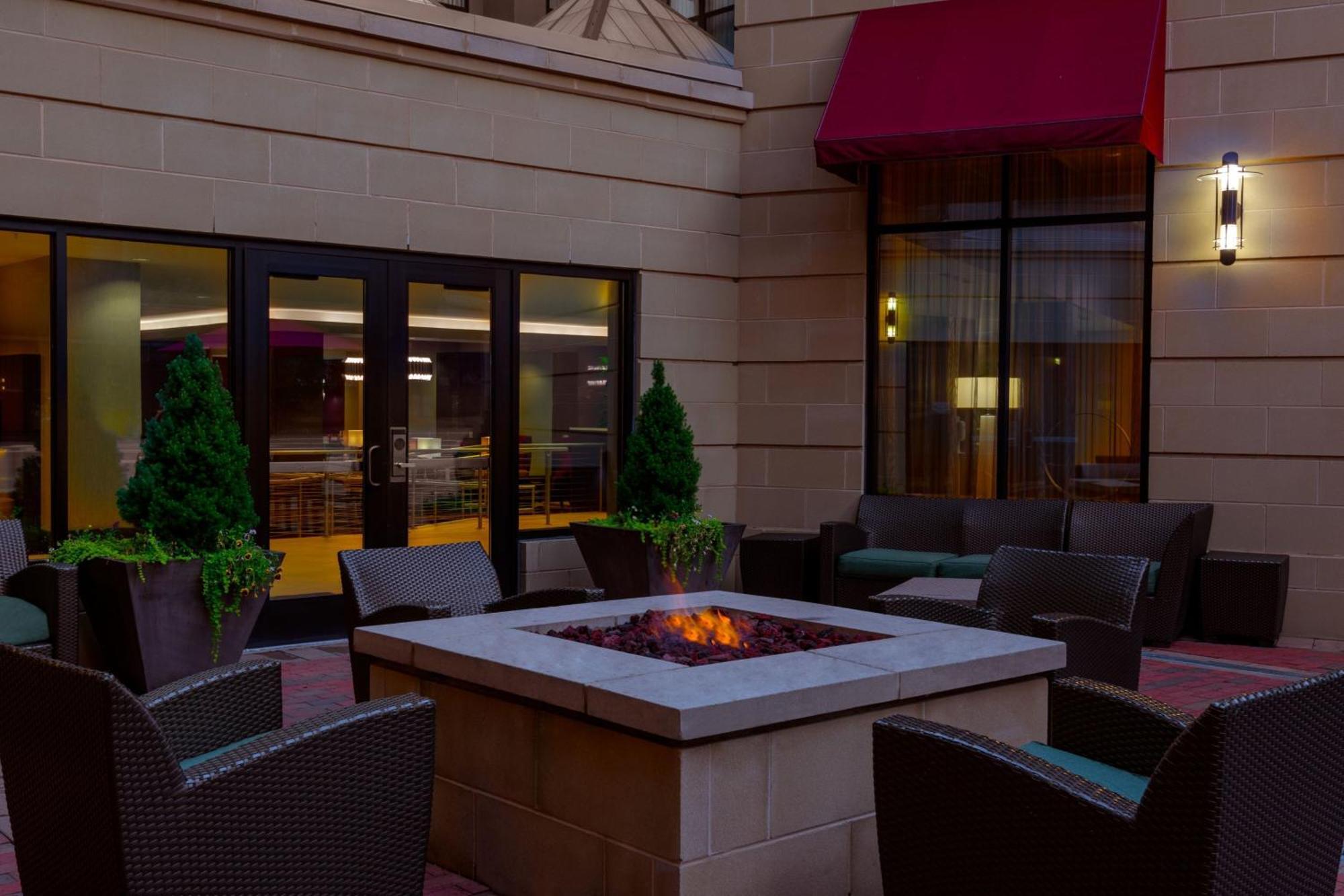 Residence Inn By Marriott Charlottesville Downtown Екстериор снимка