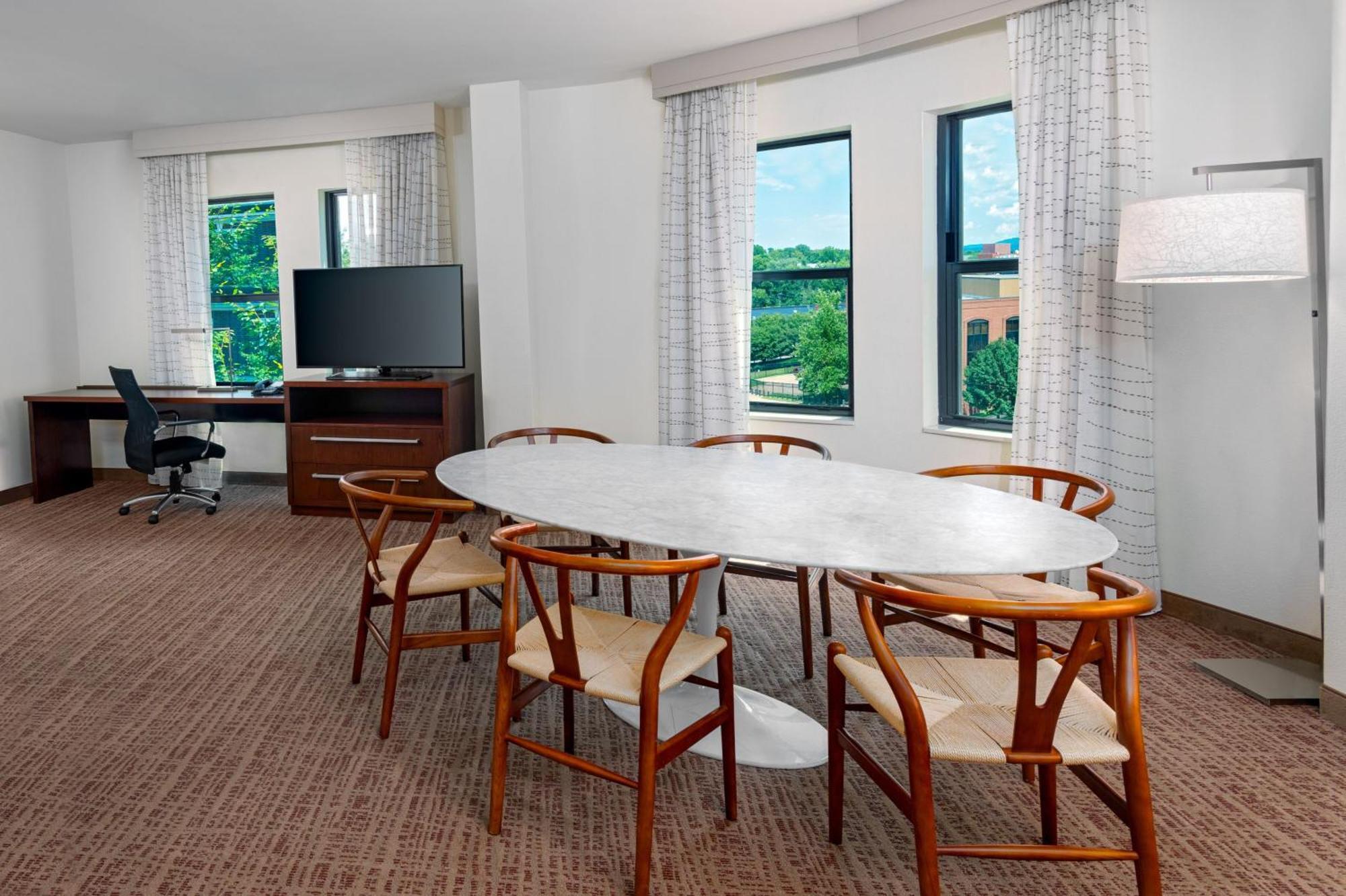 Residence Inn By Marriott Charlottesville Downtown Екстериор снимка