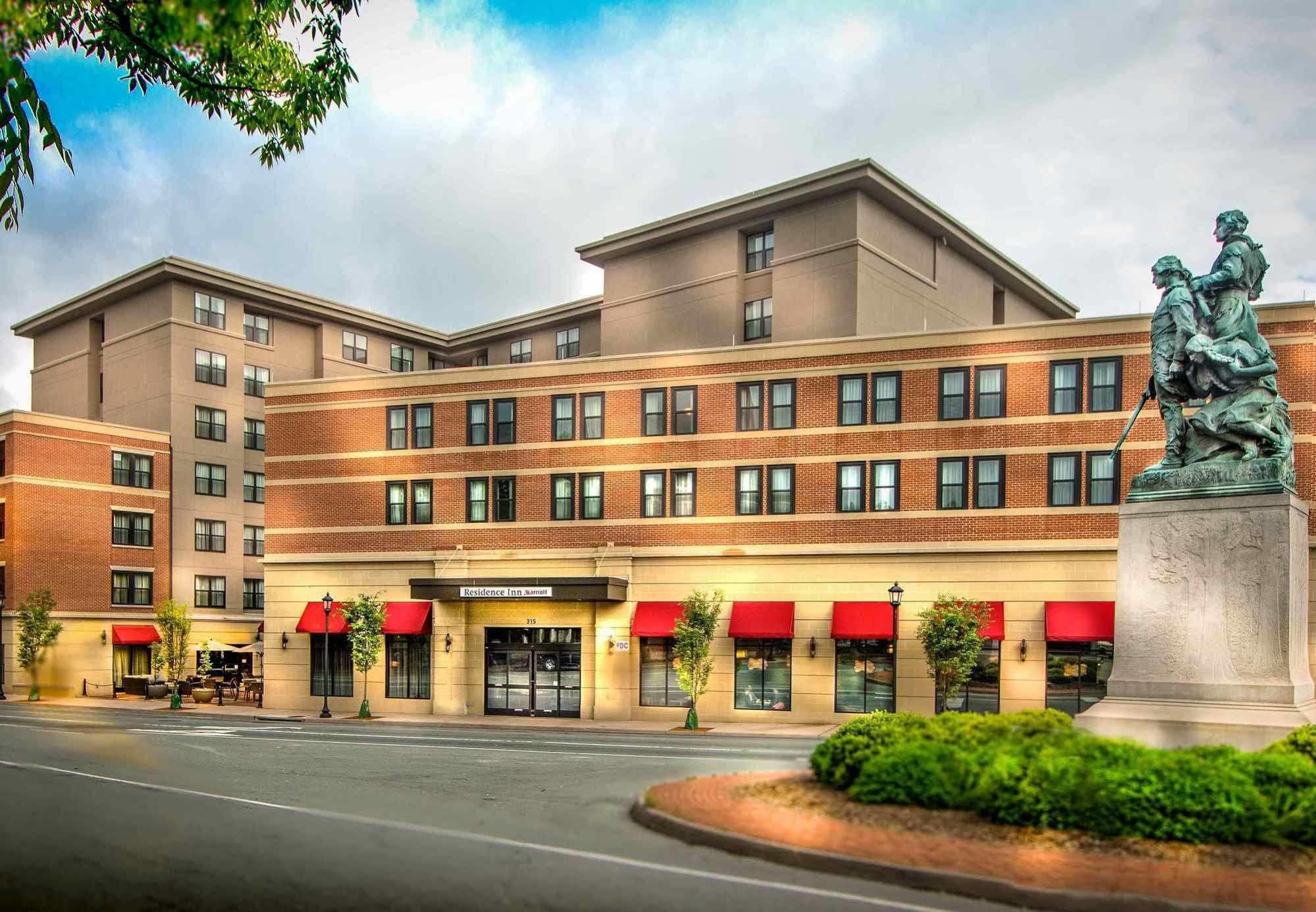 Residence Inn By Marriott Charlottesville Downtown Екстериор снимка