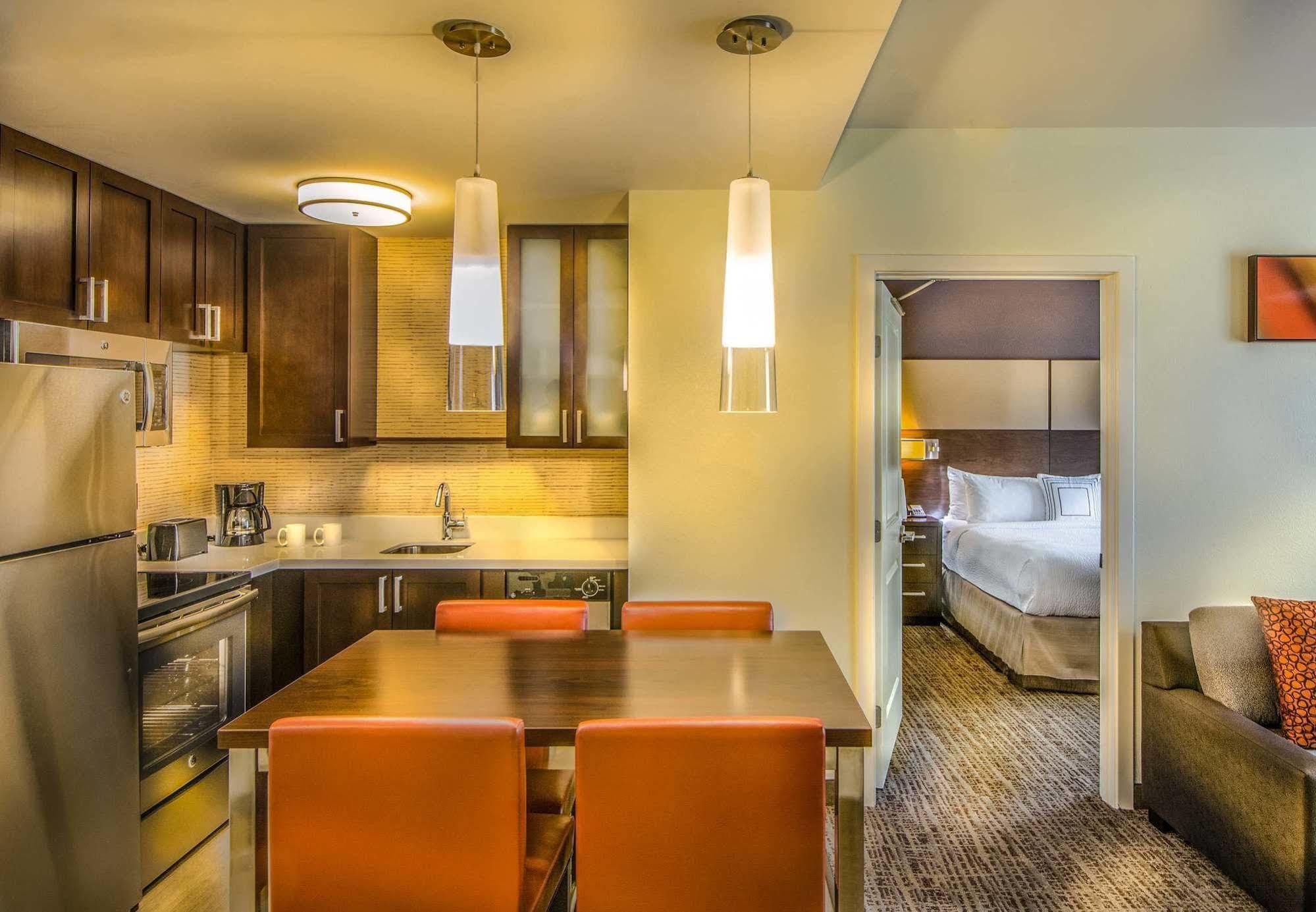 Residence Inn By Marriott Charlottesville Downtown Екстериор снимка
